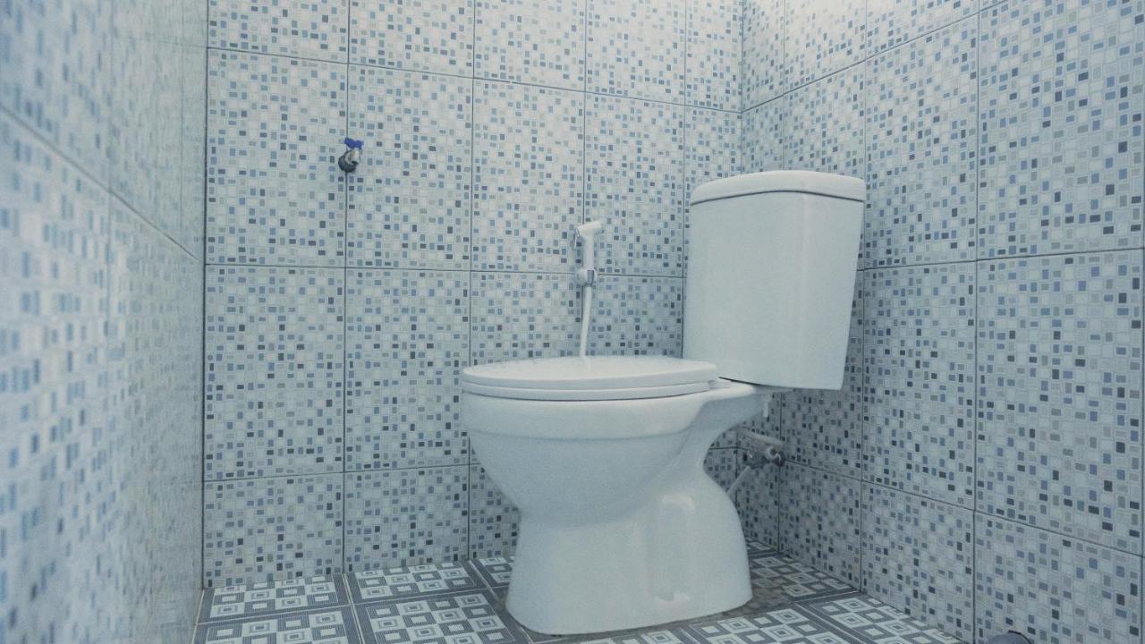 Hotel Reddoorz Syariah At Griya Soeratin Pacitan Zewnętrze zdjęcie